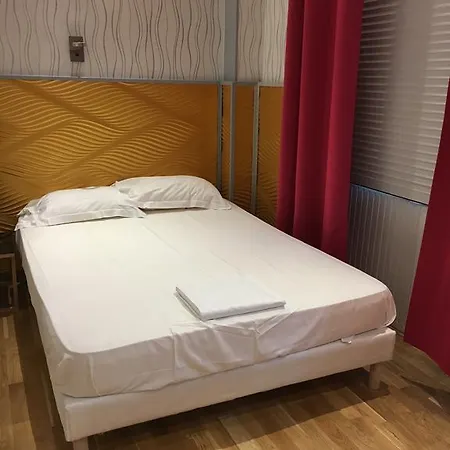 Maubeuge Gare Du Nord Szálloda